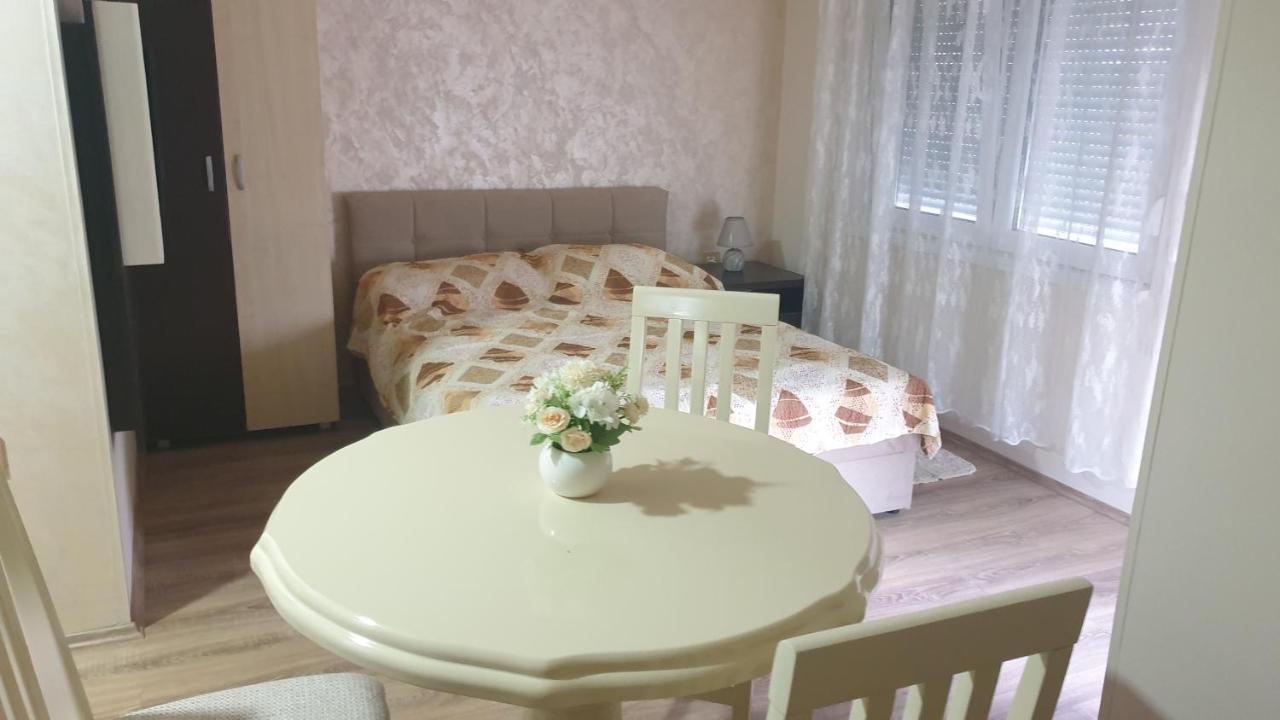 Apartments Kamenjar Novi Sad Esterno foto